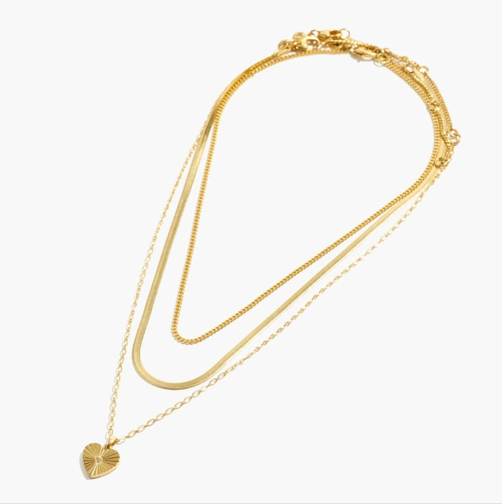 NWOT Madewell Three-Piece Etched Heart Necklace Set